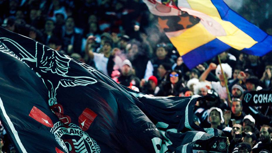 Torcida do Corinthians durante partida contra o Chelsea, em Yokohama