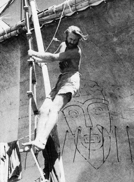 Thor Heyerdahl durante as gravações do documentário a bordo