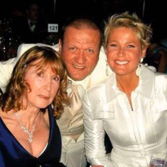 Xuxa com sua mãe, Alda, e seu irmão, Blad