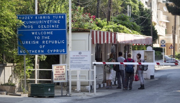 Fronteira entre o Chipre e o território controlado pela Turquia