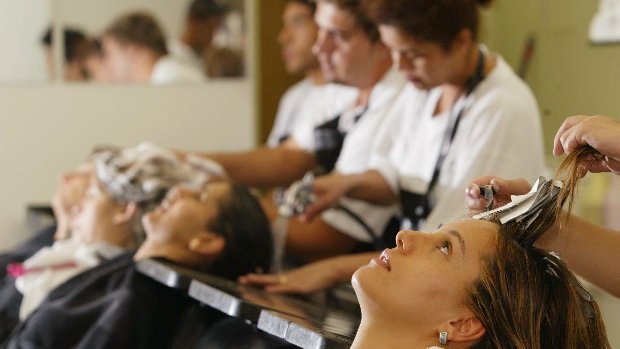 Alta de tarifas, como água e luz, tem pressionado inflação de serviços