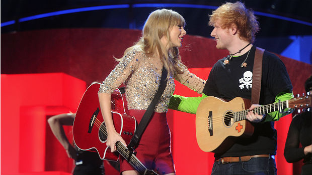Taylor Swift e Ed Sheeran durante show dela no Madison Square Garden, em Nova York