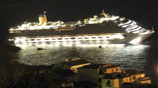 Navio Costa Concordia fazia um cruzeiro pelo mar Meditarrâneo Navio Costa Concordia fazia um cruzeiro pelo mar Meditarrâneo