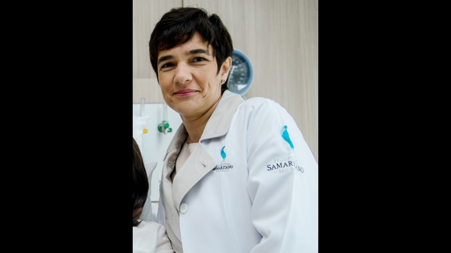 Denise Pedreira, especialista em medicina fetal e perinatal, é a única médica no Brasil que realiza a cirurgia de endoscopia fetal para tratar bebês diagnosticados com mielomeningocele, ou espinha bífida