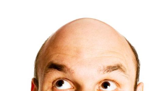 A queda de cabelo pode ser um sintoma de que algo anormal está acontecendo com o corpo