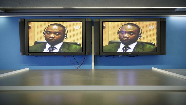 Germain Katanga aparece em monitores na sede do TPI, em Haia