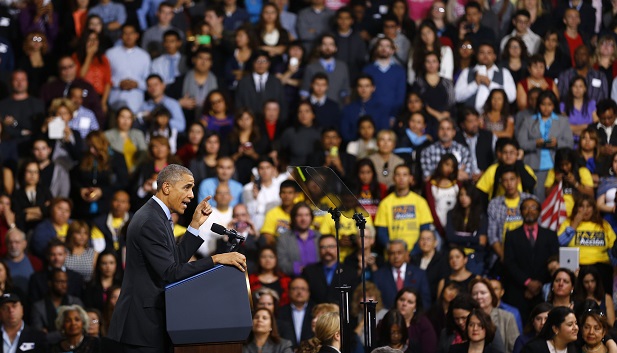 Obama é recebido por multidão em Las Vegas