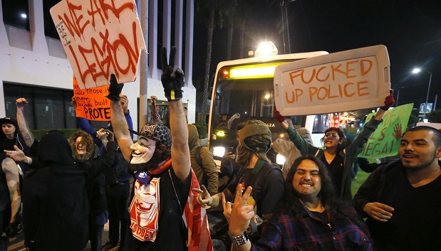 Protesto contra decisão do júri de Ferguson em Los Angeles
