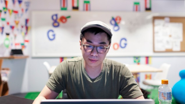O americano Leon Hong no escritório dos "doodlers", no prédio Google, em São Paulo