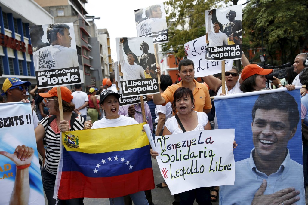Manifestantes pedem a libertação do líder da oposição venezuelana Leopoldo López