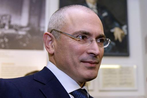 Khodorkovsky chega ao museu do Muro de Berlim para coletiva de imprensa