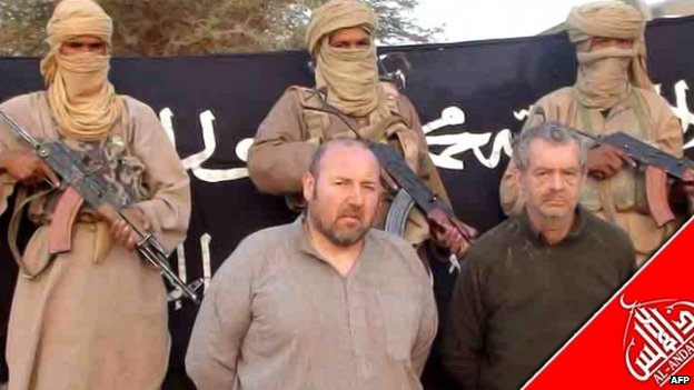 Serge Lazarevic (esquerda) e Philippe Verdon (direita) em poder dos jihadistas