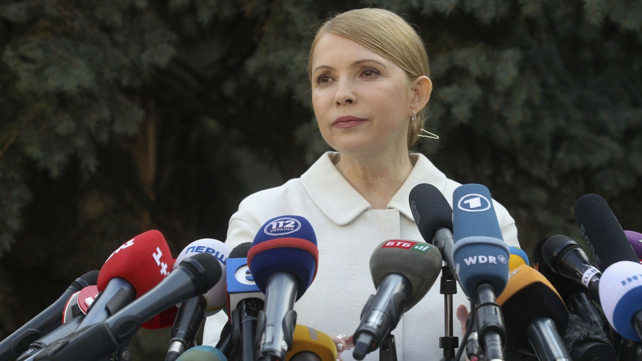 A ex-premiê Yulia Tymoshenko durante o anúncio de sua candidatura à presidência ucraniana