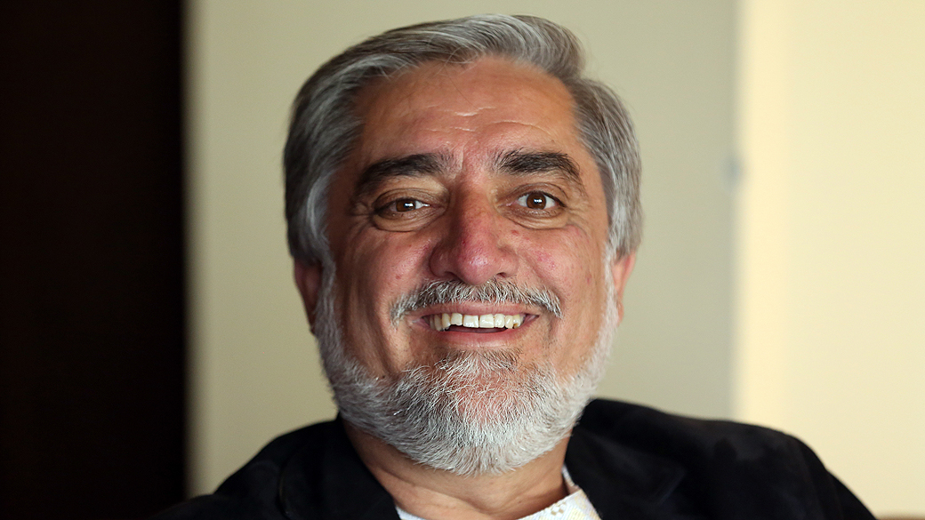 Abdullah Abdullah, ex-ministro de Relações Exteriores, favorito às eleições para presidente no Afeganistão