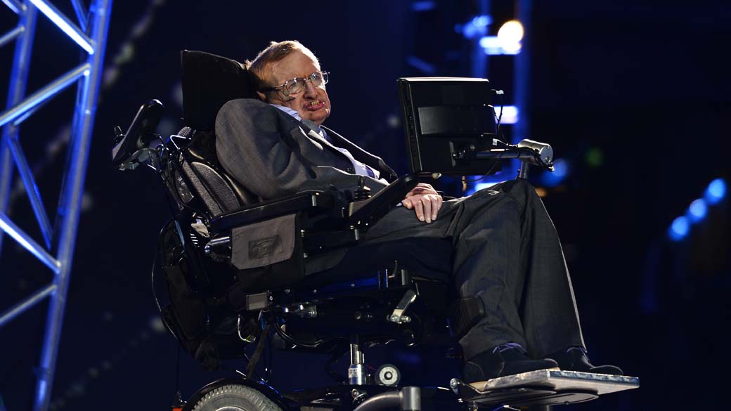 O cientista britânico Stephen Hawking durante cerimônia de abertura das Paralimpíadas em Londres, em 29/08/2012
