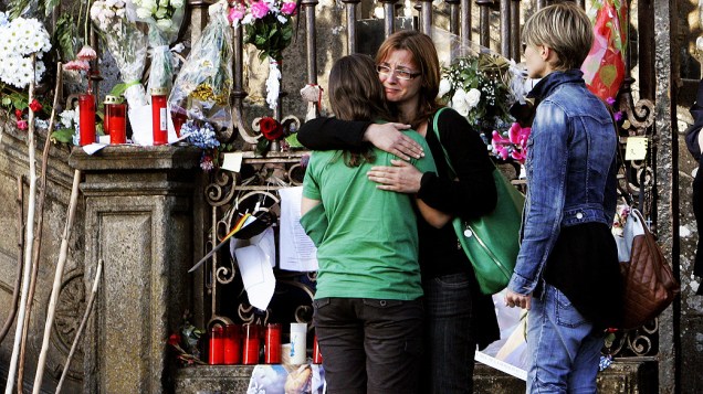 O solene funeral pelas 79 pessoas que morreram no acidente de trem em Santiago de Compostela começou nesta segunda-feira (29), na catedral da mesma cidade do noroeste da Espanha e é presidido pelos Príncipes das Astúrias