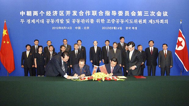 Representantes de China e Coreia do Norte assinam acordos