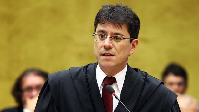 O advogado Maurício de Oliveira Campos Júnior, defensor de Vinícius Samarane, no plenário do STF, durante julgamento do mensalão, em 08/08/2012