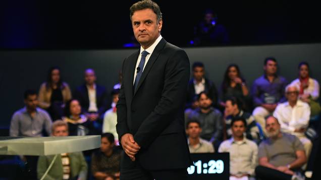 O candidato a presidente Aécio Neves (PSDB), durante o último debate do segundo turno promovido pela Rede Globo no Projac, no Rio de Janeiro<br><br> 