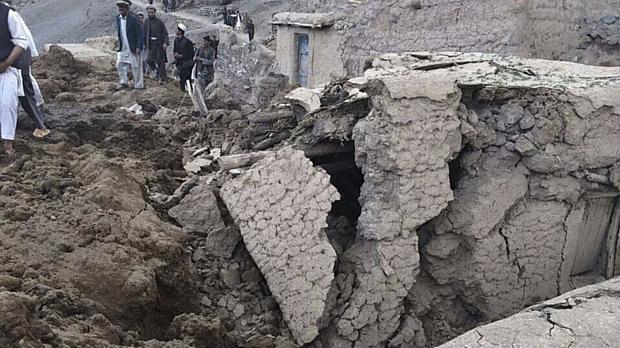 Destruição no distrito de Argo, na província de Badakhshan, no Afeganistão, atingida por um deslizamento que deixou centenas de mortos ou desaparecidos