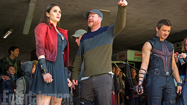 A atriz Elizabeth Olsen, o diretor Joss Whedon e o ator Jeremy Renner