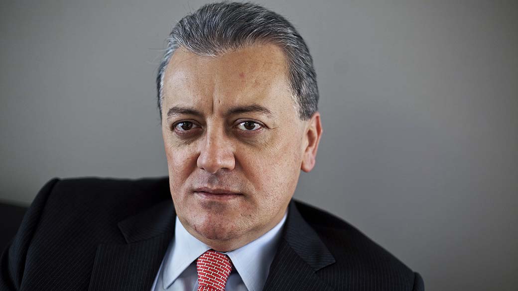 O então presidente do Banco do Brasil, Aldemir Bendine, foi escolhido para comandar a Petrobras