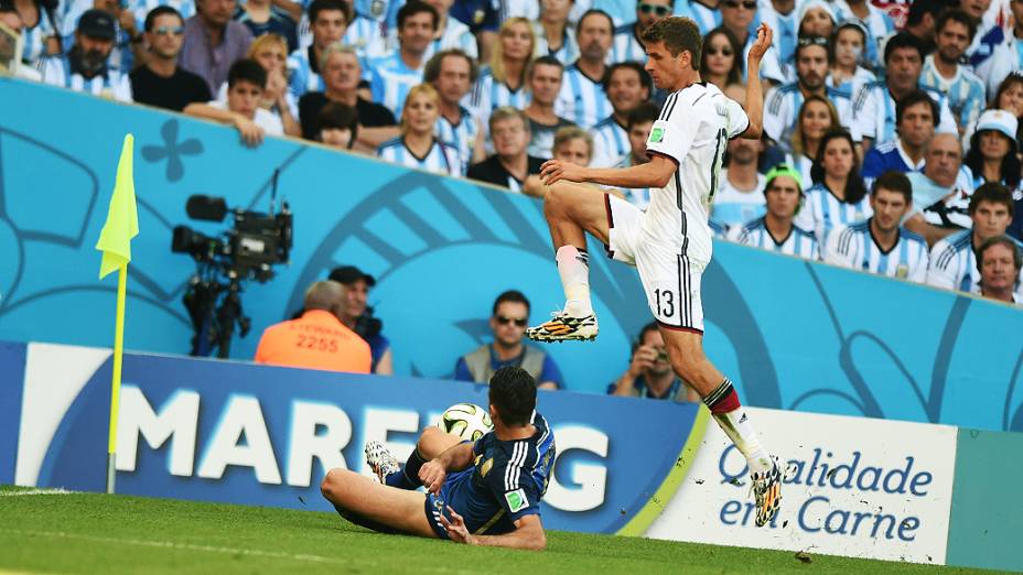 Lance no jogo entre Alemanha e Argentina na final da Copa no Maracanã, no Rio