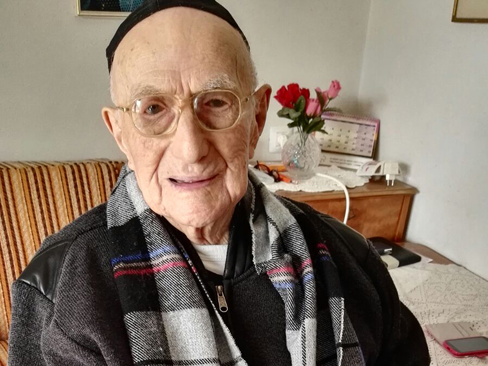 Yisrael Kristal pode ser, segundo Guiness Book, o homem mais velho do mundo, nascido em 1903