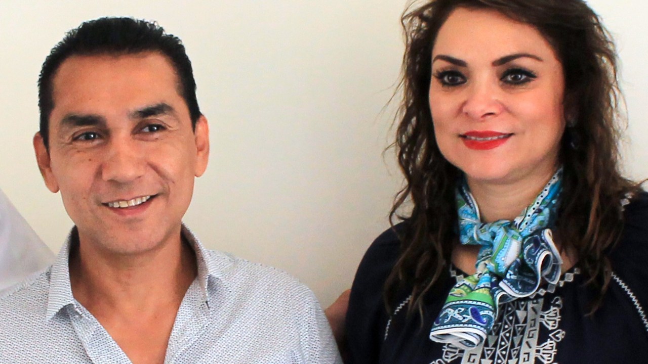 O ex-prefeito de Iguala José Luis Abarca e a mulher, Maria de Los Angeles Piñeda, em foto de julho deste ano