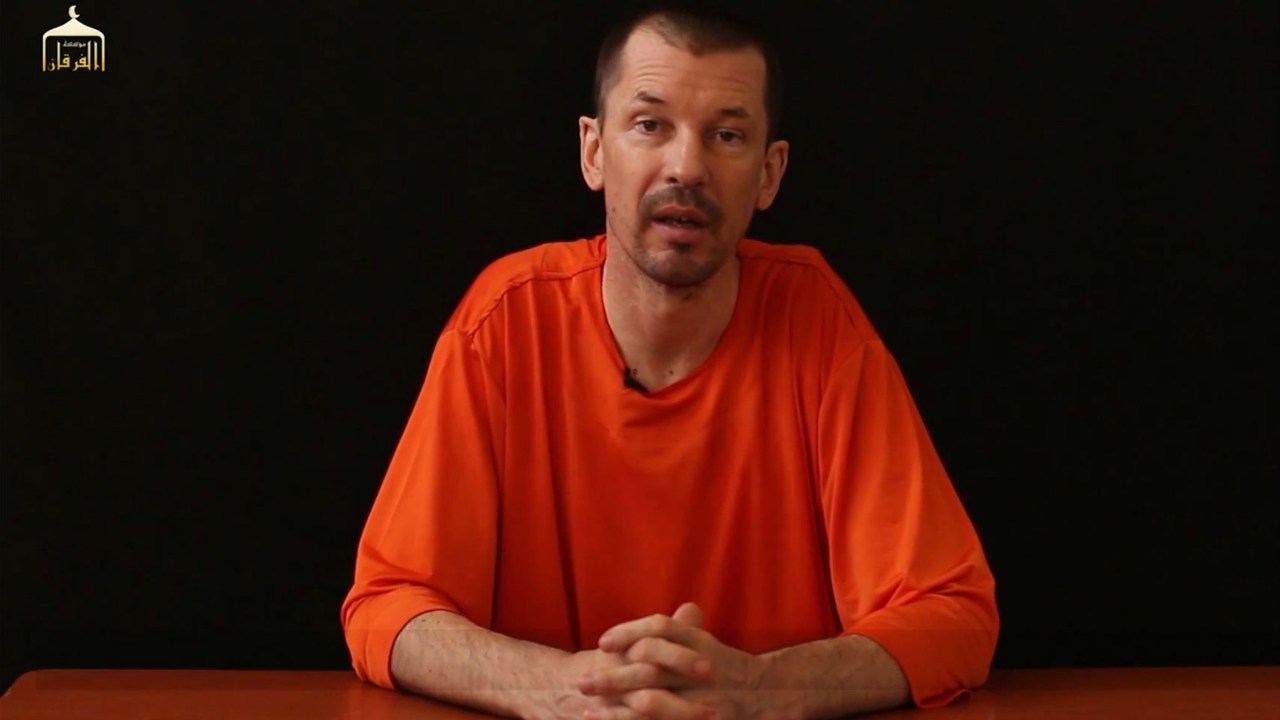 O refém britânico John Cantlie aparece em vídeo divulgado pelo grupo terrorista Estado Islâmico (EI)