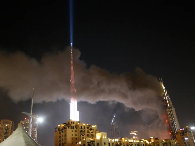 O hotel em Dubai é localizado próximo ao prédio mais alto do mundo, onde ocorre uma tradicional queima de fogos na cidade durante a virada do ano, nos Emirados Árabes