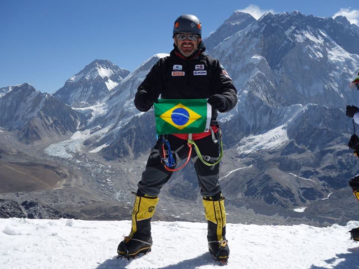 O alpinista brasileiro Rosier Alexandre no Monte Everest, em foto de 2014