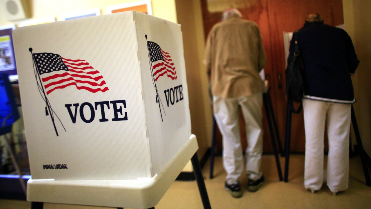 Eleitores da Califórnia votam nas eleições de meio mandato dos EUA