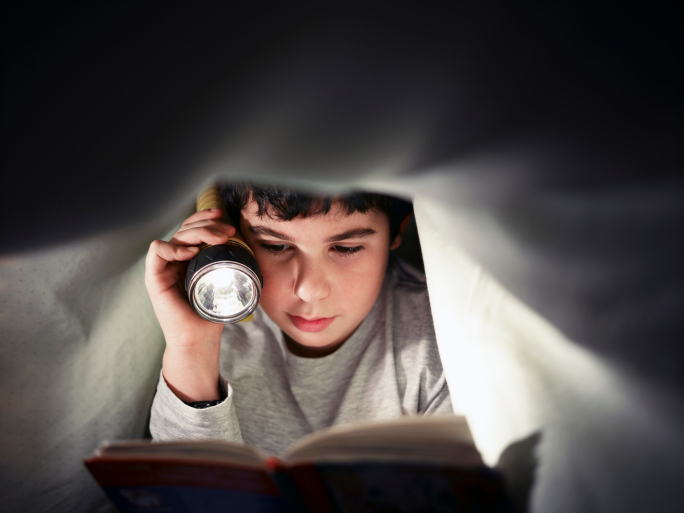 O estudo mostrou que os leitores de tablets dormem uma hora mais tarde do que os outros e estão menos alertas no dia seguinte