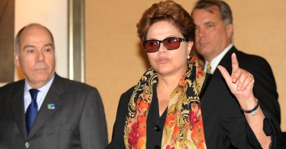 Mauro Vieira (esq.) e Dilma Rousseff em um evento nos EUA, em 2014
