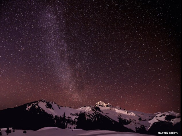 <p>Via Láctea, em foto feita por Martin Giertl, em Elfin Lakes, no Canadá</p>