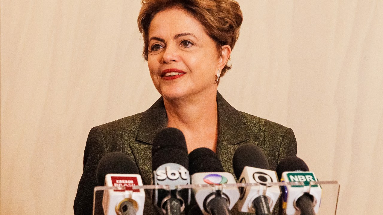A presidente Dilma Rousseff durante entrevista à imprensa, em Estocolmo