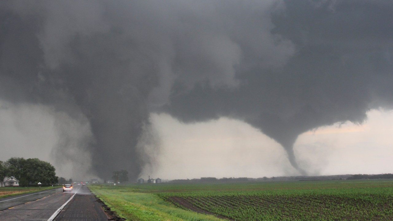 'Duplo tornado' atingiu diversas localidades no estado de Nebraska, nos EUA