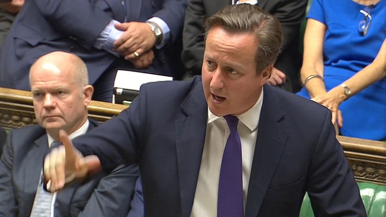 O primeiro-ministro britânico David Cameron defende no Parlamento a aprovação de ataques aéreos contra os terroristas do Estado Islâmico no Iraque