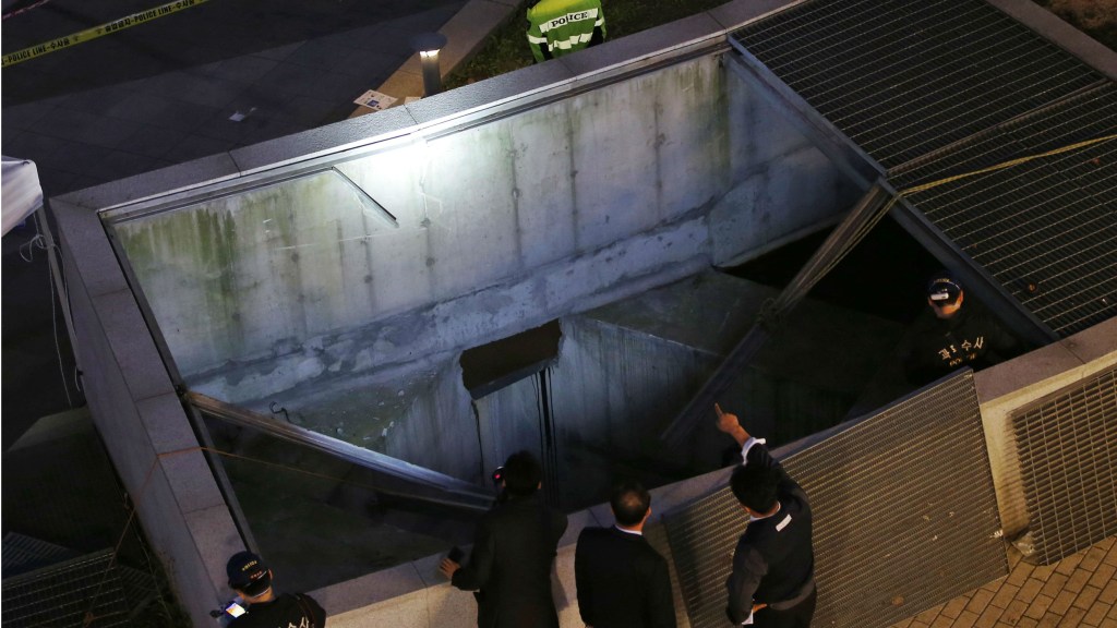 Desabamento da grade de ventilação durante um show deixou mortos na Coreia do Sul