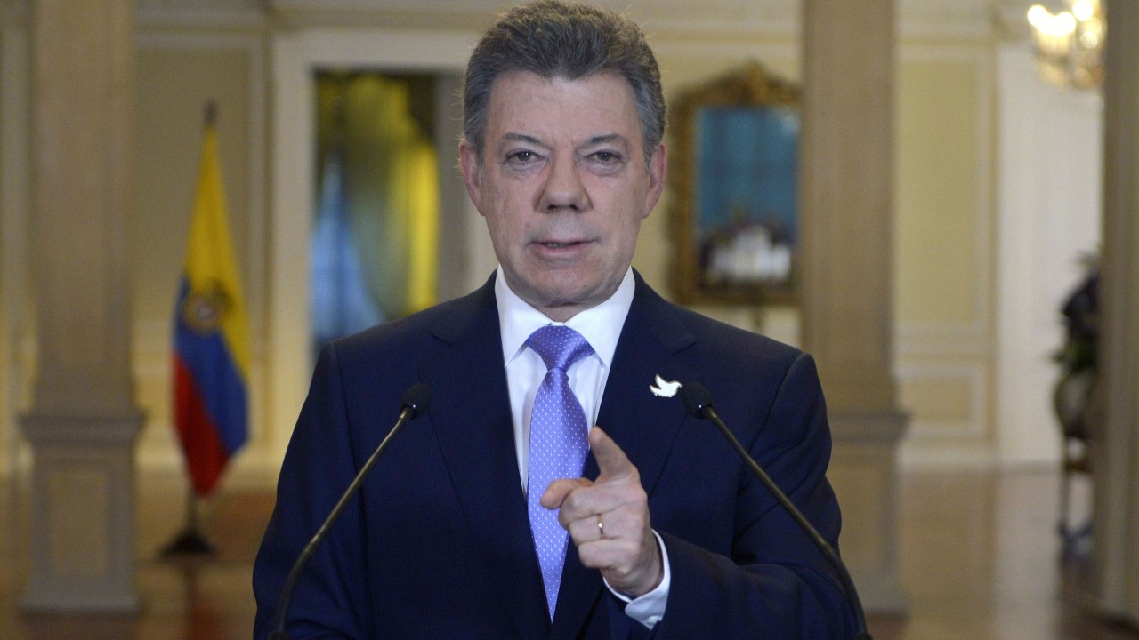 O presidente da Colômbia, Juan Manuel Santos, discursa para a nação