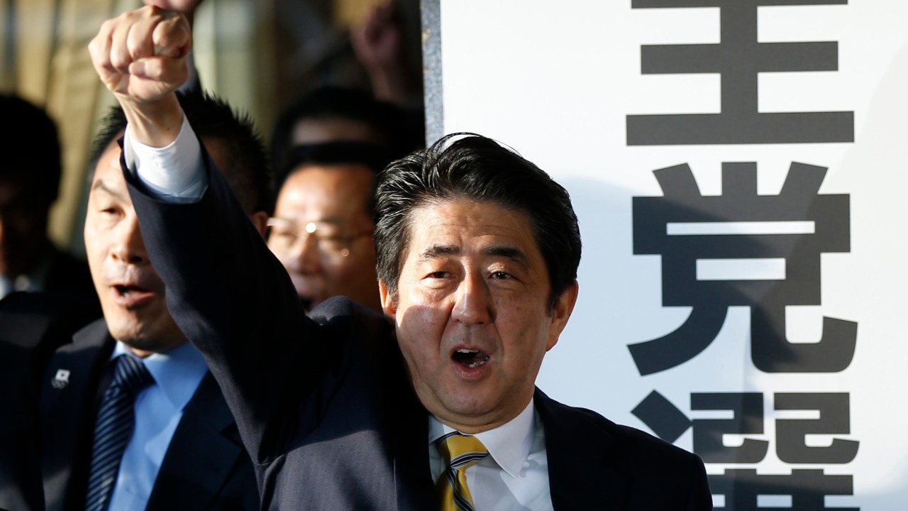 O primeiro-ministro do Japão, Shinzo Abe, em evento na sede de seu partido, em Tóquio