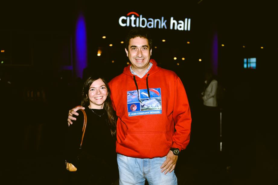 “Minha mãe gostava muito e passou para mim”, diz Fabio ao lado de sua namorada Luciana