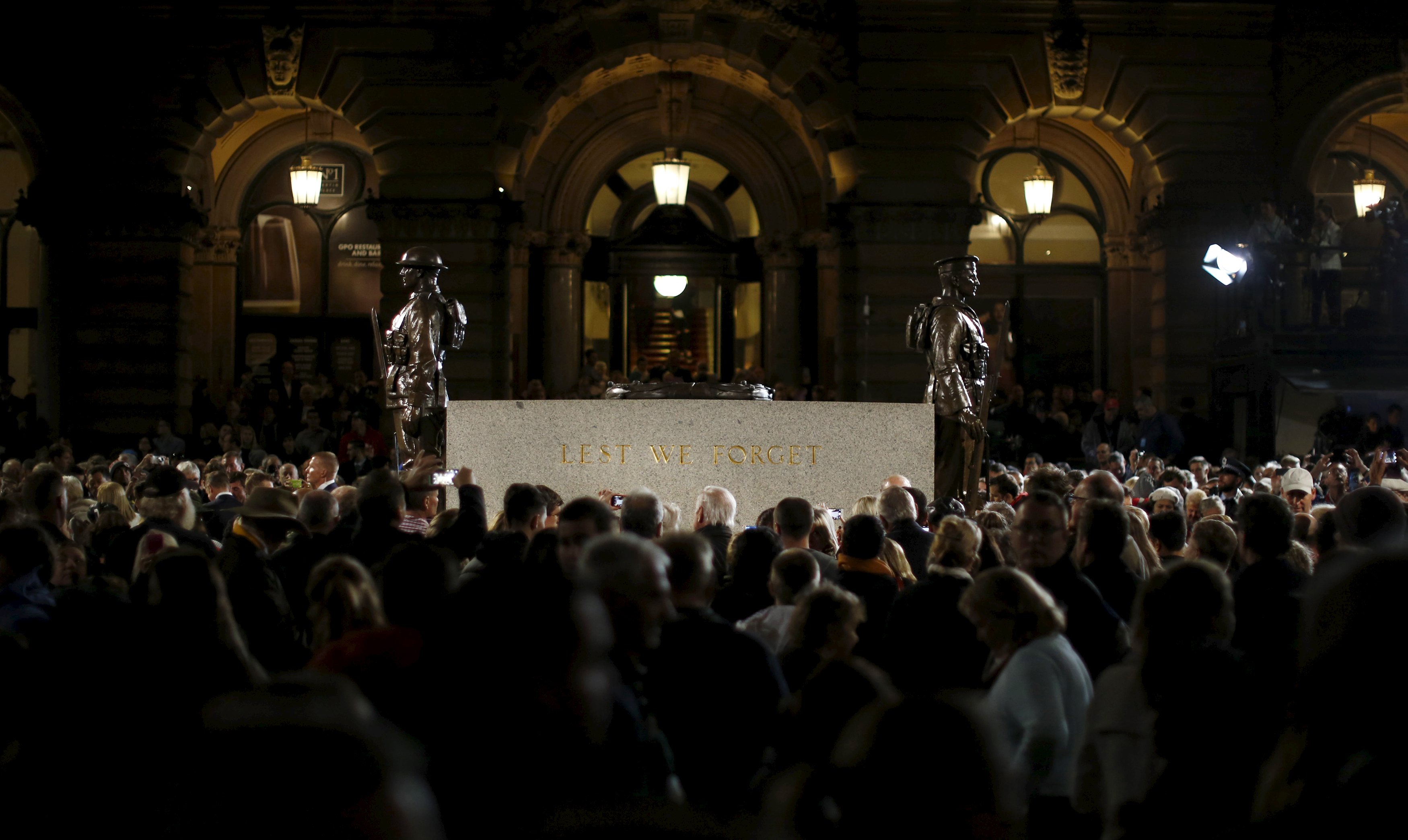 Homenagens em Sidney durante o Dia de Anzac de 2015