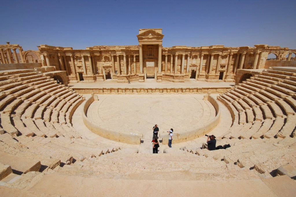 Ruínas de um teatro romano na cidade de Palmira, na Síria