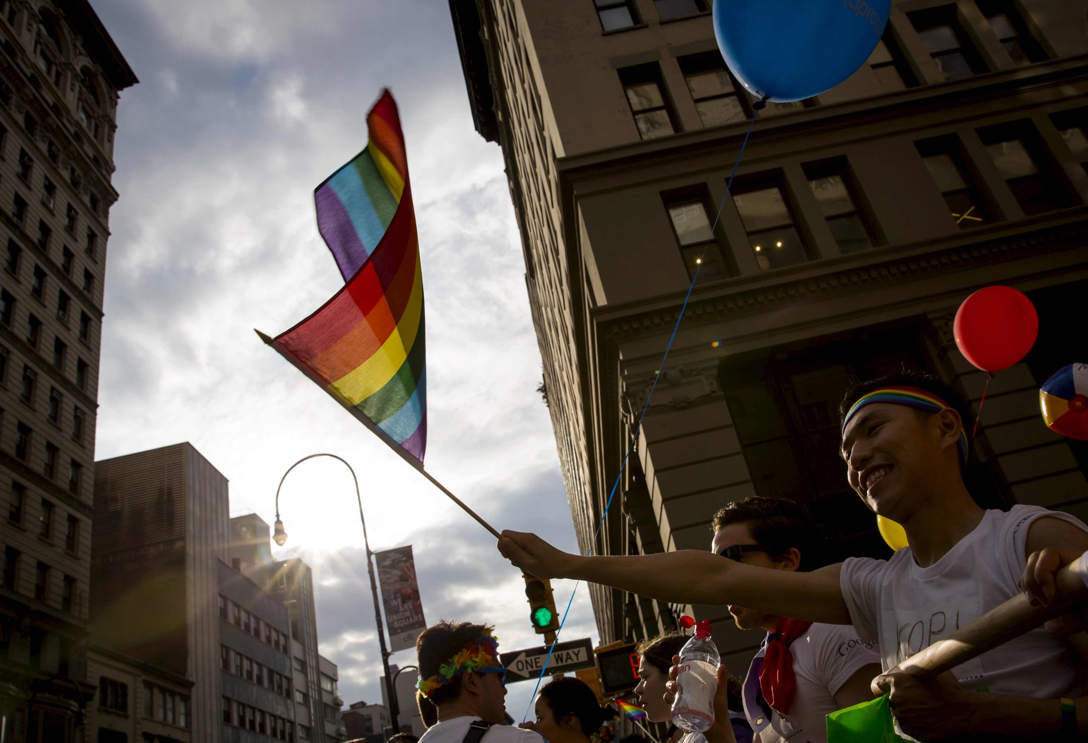 Dia Do Orgulho Gay Ny Comemora Legalização Do Casamento Entre Pessoas Do Mesmo Sexo Veja 