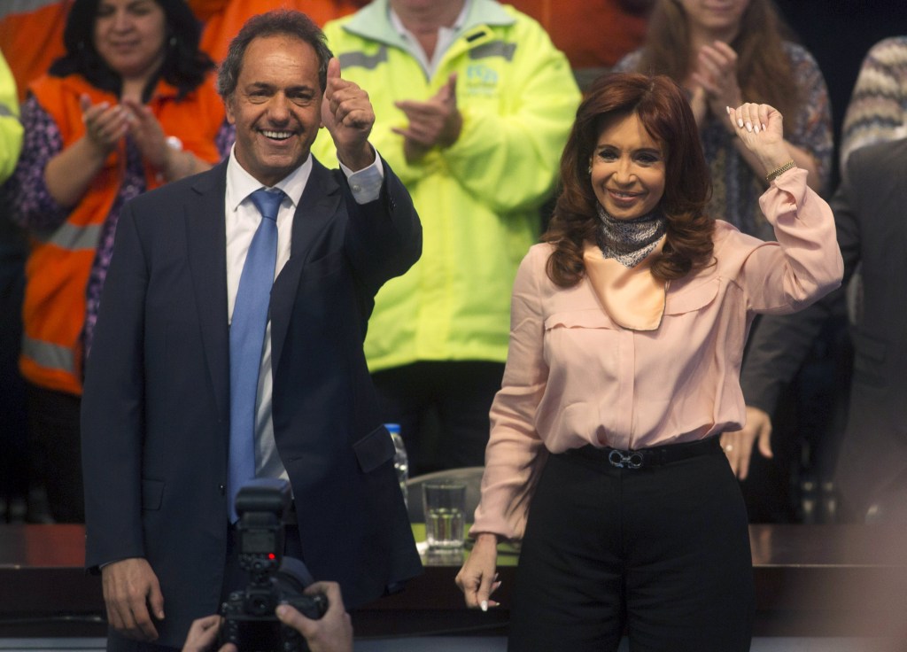 Daniel Scioli e Cristina Kirchner durante encontro em Buenos Aires