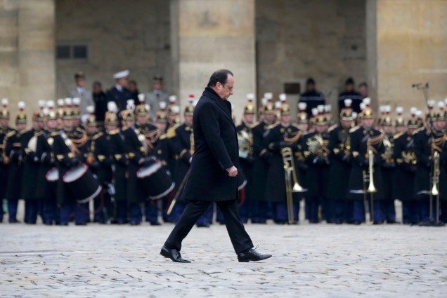 O presidente francês, François Hollande, em cerimônia que homenageou as 130 vítimas dos ataques terroristas em Paris