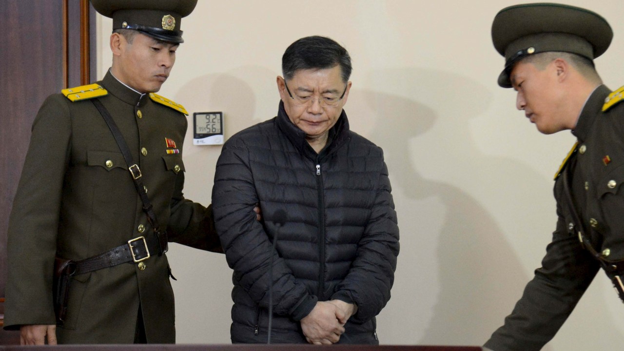 Hyeon Soo Lim durante seu julgamento na Suprema Corte da Coreia do Norte