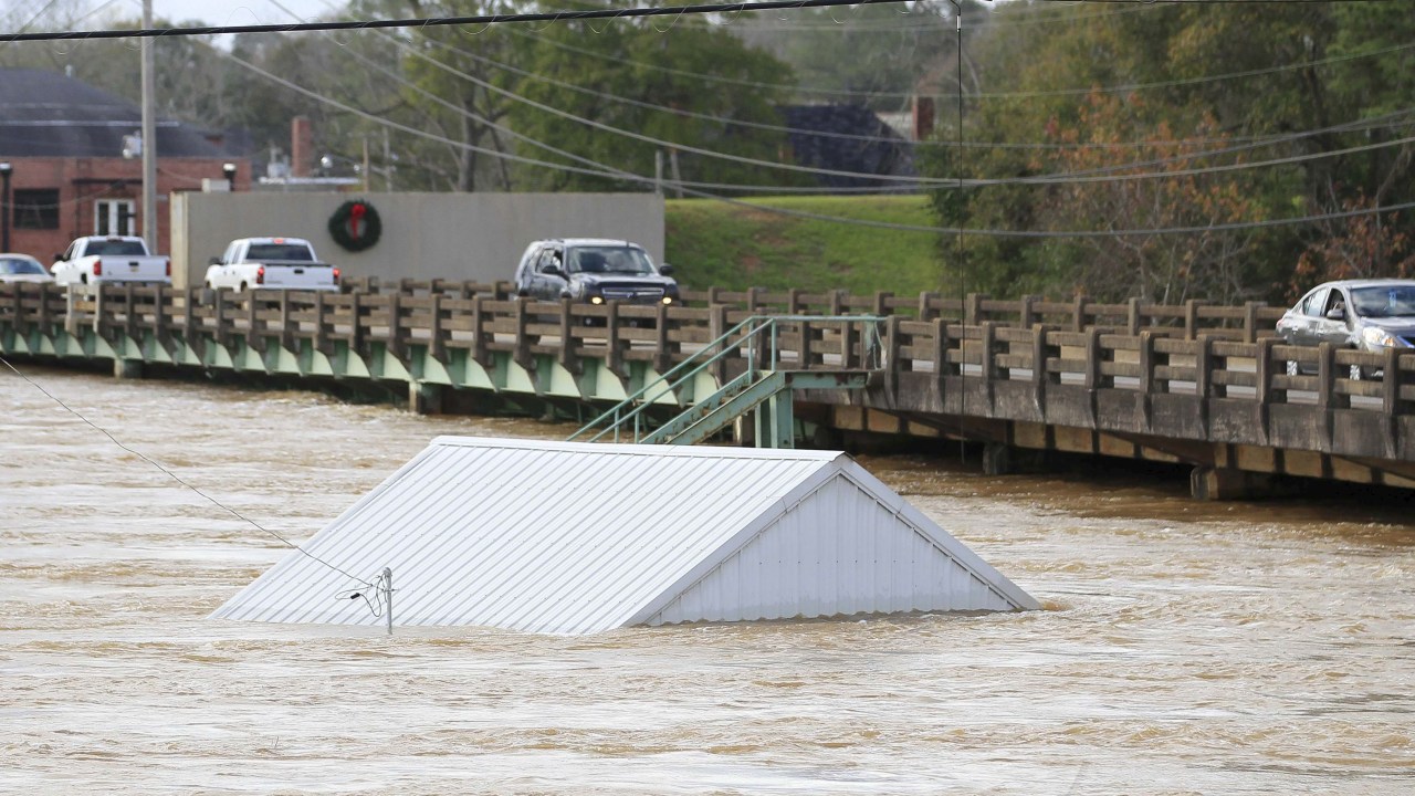 Inundações e tornados atingem o sul dos EUA: imagem mostra região do Alabama